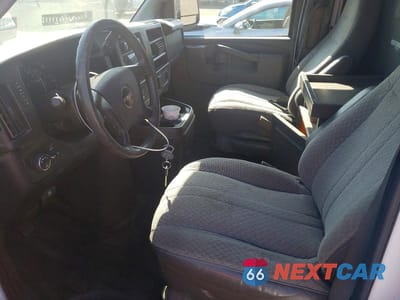 Zdjęcie 7 z 13 samochodu: 2016 GMC SAVANA G2500 VIN:1GTW7AFF6G1903037 - miniatura