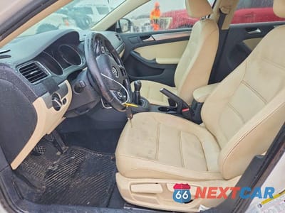Zdjęcie 7 z 13 samochodu: 2017 VOLKSWAGEN JETTA SE VIN:3VWB67AJXHM321184 - miniatura