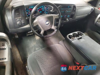 Zdjęcie 8 z 13 samochodu: 2007 CHEVROLET SILVERADO K3500 VIN:1GCHK34K07E538866 - miniatura