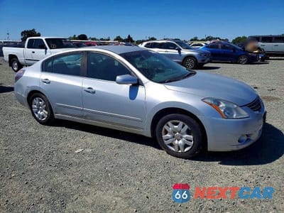 Czwarte zdjęcie samochodu z boku: 2010 NISSAN ALTIMA 2.5 VIN:1N4AL2AP0AN400153 - miniatura