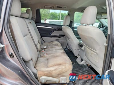 Zdjęcie 11 z 13 samochodu: 2018 TOYOTA HIGHLANDER LE VIN:5TDZARFH3JS034471 - miniatura