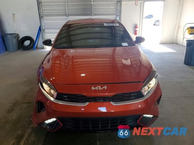 Piąte zdjęcie samochodu w środku: 2023 KIA FORTE GT-LINE VIN:3KPF54AD9PE576790 - miniatura
