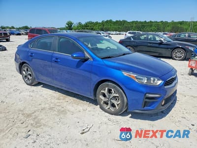 Czwarte zdjęcie samochodu z boku: 2021 KIA FORTE LXS VIN:3KPF24AD6ME392329 - miniatura