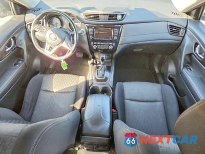 Zdjęcie 8 z 13 samochodu: 2019 NISSAN ROGUE SV VIN:JN8AT2MV5KW371799 - miniatura