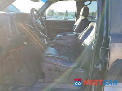 Zdjęcie 7 z 12 samochodu: 2005 CHEVROLET SILVERADO K2500 HEAVY DUTY VIN:1GCHK23245F855813 - miniatura