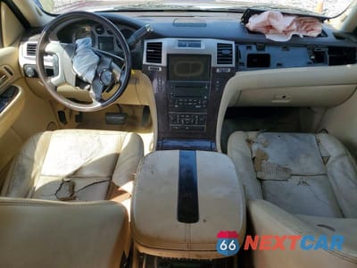 Zdjęcie 8 z 13 samochodu: 2008 CADILLAC ESCALADE ESV VIN:1GYFK66868R213301 - miniatura