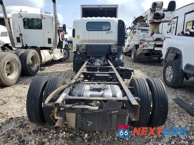 Zdjęcie 6 z 12 samochodu: 2023 ISUZU NPR HD TRUCK CAB AND CHASSIS VIN:54DC4W1D4PS207216 - miniatura