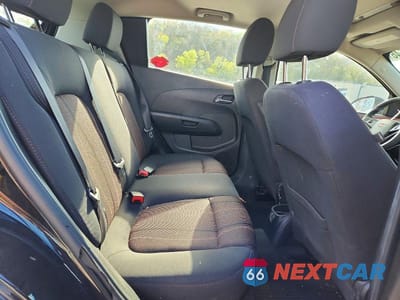Zdjęcie 10 z 12 samochodu: 2015 CHEVROLET SONIC LT VIN:1G1JD6SB1F4139283 - miniatura