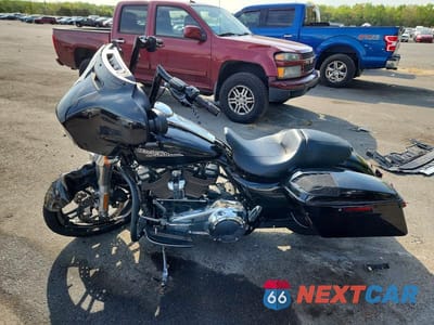 Trzecie zdjęcie samochodu z tyłu: 2019 HARLEY-DAVIDSON FLHX VIN:1HD1KBC16KB620680 - miniatura