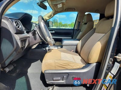Zdjęcie 7 z 12 samochodu: 2016 TOYOTA TUNDRA SR5 VIN:5TFRM5F14GX100502 - miniatura