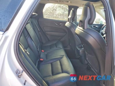 Zdjęcie 10 z 12 samochodu: 2018 VOLVO XC60 T6 MOMENTUM VIN:YV4A22RK3J1027460 - miniatura