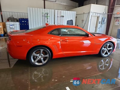 Trzecie zdjęcie samochodu z tyłu: 2013 CHEVROLET CAMARO 2SS VIN:2G1FK1EJ4D9122554 - miniatura