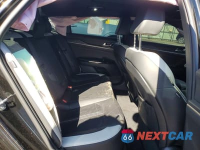 Zdjęcie 10 z 13 samochodu: 2025 KIA K5 GT LINE VIN:KNAG64J77S5271253 - miniatura