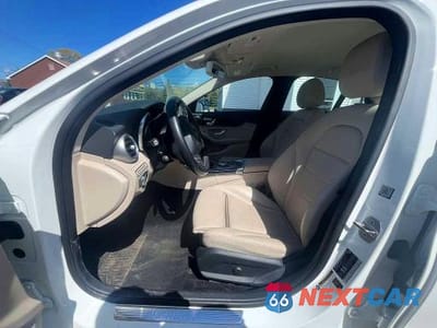 Zdjęcie 8 z 10 samochodu: 2017 MERCEDES-BENZ C 300 VIN:55SWF4JB1HU204298 - miniatura