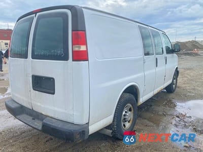 Czwarte zdjęcie samochodu z boku: 2014 CHEVROLET EXPRESS G2500 VIN:1GCWGFCA9E1143690 - miniatura
