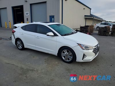 Czwarte zdjęcie samochodu z boku: 2020 HYUNDAI ELANTRA VALUE EDITION VIN:5NPD84LF4LH591443 - miniatura