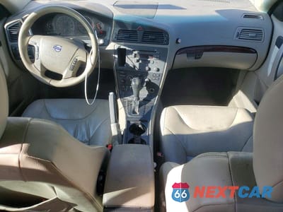 Zdjęcie 8 z 12 samochodu: 2004 VOLVO V70 VIN:YV1SW61T042435074 - miniatura