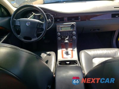 Zdjęcie 8 z 12 samochodu: 2008 VOLVO V70 3.2 VIN:YV1BW982X81019608 - miniatura
