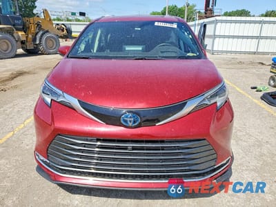 Piąte zdjęcie samochodu w środku: 2021 TOYOTA SIENNA PLATINUM 7-PASSENGER VIN:5TDESKFC2MS009847 - miniatura