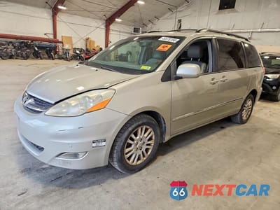 2010 TOYOTA SIENNA XLE LIMITED 5TDDK4CC0AS030106 - główne zdjęcie licytacji z USA - miniatura