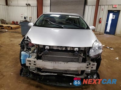 Piąte zdjęcie samochodu w środku: 2013 TOYOTA PRIUS TWO VIN:JTDKN3DU1D5683540 - miniatura
