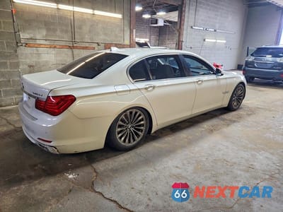 Trzecie zdjęcie samochodu z tyłu: 2011 BMW 740 LI VIN:WBAKB4C55BC573833 - miniatura