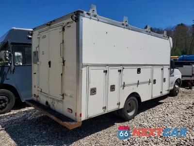 Trzecie zdjęcie samochodu z tyłu: 2019 CHEV EXPRESS G4500 VIN:1HA6GUCGXKN013118 - miniatura