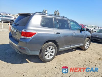 Trzecie zdjęcie samochodu z tyłu: 2012 TOYOTA HIGHLANDER BASE VIN:5TDZK3EH5CS052176 - miniatura