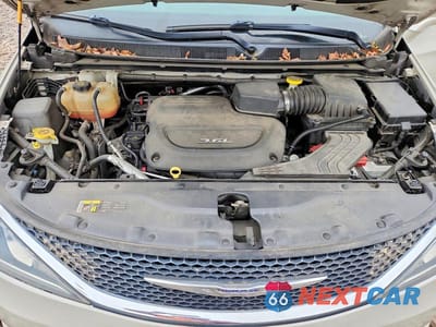 Zdjęcie 12 z 13 samochodu: 2017 CHRYSLER PACIFICA TOURING L VIN:2C4RC1BG6HR739745 - miniatura