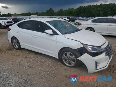 Czwarte zdjęcie samochodu z boku: 2019 HYUNDAI ELANTRA SEL VIN:5NPD84LF3KH436641 - miniatura
