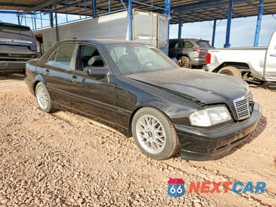 Czwarte zdjęcie samochodu z boku: 2000 MERCEDES-BENZ C 280 VIN:WDBHA29G4YA810697 - miniatura
