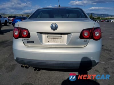 Zdjęcie 6 z 12 samochodu: 2010 VOLKSWAGEN JETTA SE VIN:3VWRZ7AJ3AM125597 - miniatura