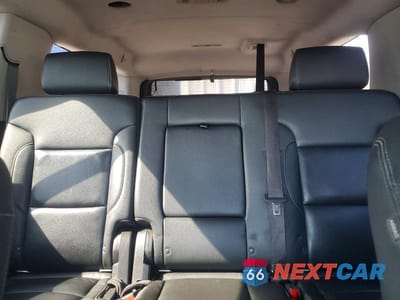 Zdjęcie 10 z 13 samochodu: 2018 CHEVROLET SUBURBAN K1500 LT VIN:1GNSKHKC3JR116645 - miniatura