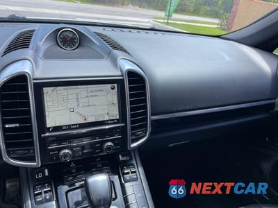 Zdjęcie 14 z 14 samochodu: 2014 PORSCHE CAYENNE VIN:WP1AA2A24ELA95373 - miniatura