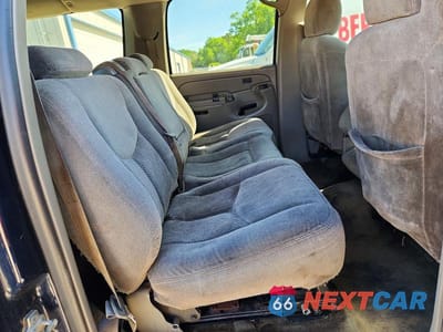 Zdjęcie 11 z 13 samochodu: 2005 CHEVROLET SUBURBAN C1500 VIN:3GNEC16Z35G251890 - miniatura
