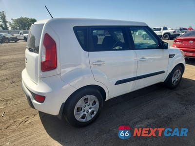 Trzecie zdjęcie samochodu z tyłu: 2012 KIA SOUL BASE VIN:KNDJT2A50C7436926 - miniatura