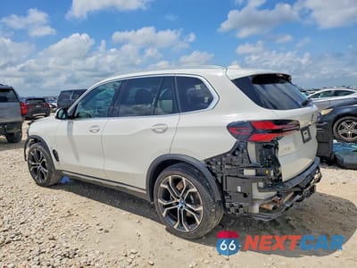 Drugie zdjęcie samochodu z przodu: 2025 BMW X5 XDRIVE50E VIN:5UX43EU02S9Z41429 - miniatura