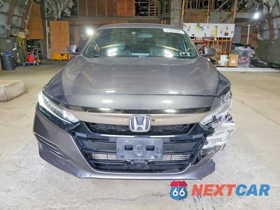 Piąte zdjęcie samochodu w środku: 2019 HONDA ACCORD SPORT VIN:1HGCV1F36KA051300 - miniatura