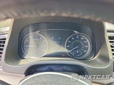 Zdjęcie 9 z 12 samochodu: 2018 HYUNDAI ELANTRA VALUE EDITION VIN:5NPD84LF9JH227306 - miniatura