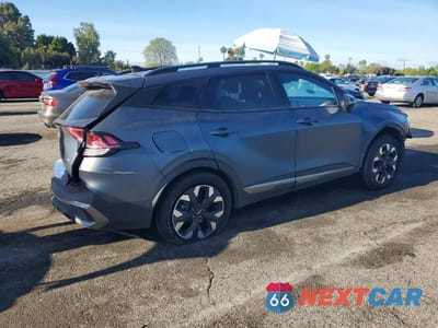 Trzecie zdjęcie samochodu z tyłu: 2023 KIA SPORTAGE X LINE VIN:KNDPYDAH6P7027529 - miniatura
