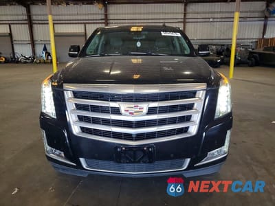 Piąte zdjęcie samochodu w środku: 2018 CADILLAC ESCALADE LUXURY VIN:1GYS4BKJ7JR395770 - miniatura