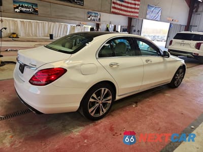 Trzecie zdjęcie samochodu z tyłu: 2015 MERCEDES-BENZ C 300 4MATIC VIN:55SWF4KB2FU031144 - miniatura