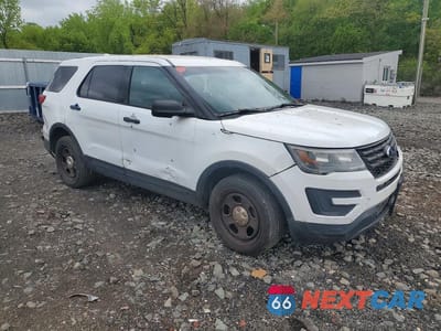 Czwarte zdjęcie samochodu z boku: 2016 FORD EXPLORER POLICE INTERCEPTOR VIN:1FM5K8AR8GGA78101 - miniatura