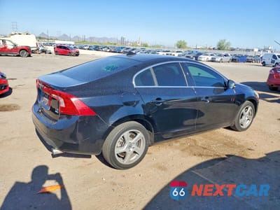 Trzecie zdjęcie samochodu z tyłu: 2013 VOLVO S60 T5 VIN:YV1612FH2D2221118 - miniatura