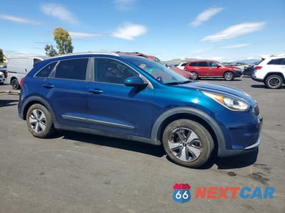 Czwarte zdjęcie samochodu z boku: 2018 KIA NIRO LX VIN:KNDCB3LC1J5210657 - miniatura