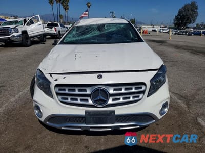 Piąte zdjęcie samochodu w środku: 2019 MERCEDES-BENZ GLA 250 VIN:WDCTG4EB5KU010569 - miniatura