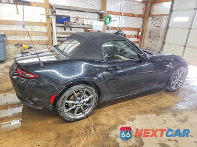 Trzecie zdjęcie samochodu z tyłu: 2017 MAZDA MX-5 MIATA GRAND TOURING VIN:JM1NDAD76H0122994 - miniatura