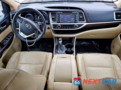 Zdjęcie 8 z 13 samochodu: 2016 TOYOTA HIGHLANDER LIMITED PLATINUM VIN:5TDDKRFH3GS326637 - miniatura