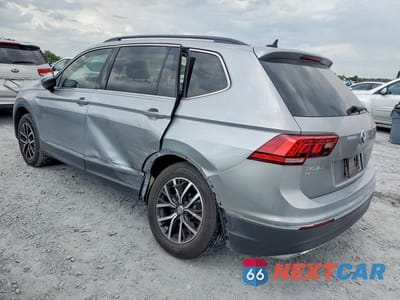Drugie zdjęcie samochodu z przodu: 2021 VOLKSWAGEN TIGUAN SE VIN:3VV3B7AX2MM112864 - miniatura