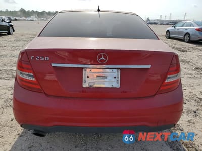 Zdjęcie 6 z 12 samochodu: 2014 MERCEDES-BENZ C 250 VIN:WDDGF4HBXEA938170 - miniatura